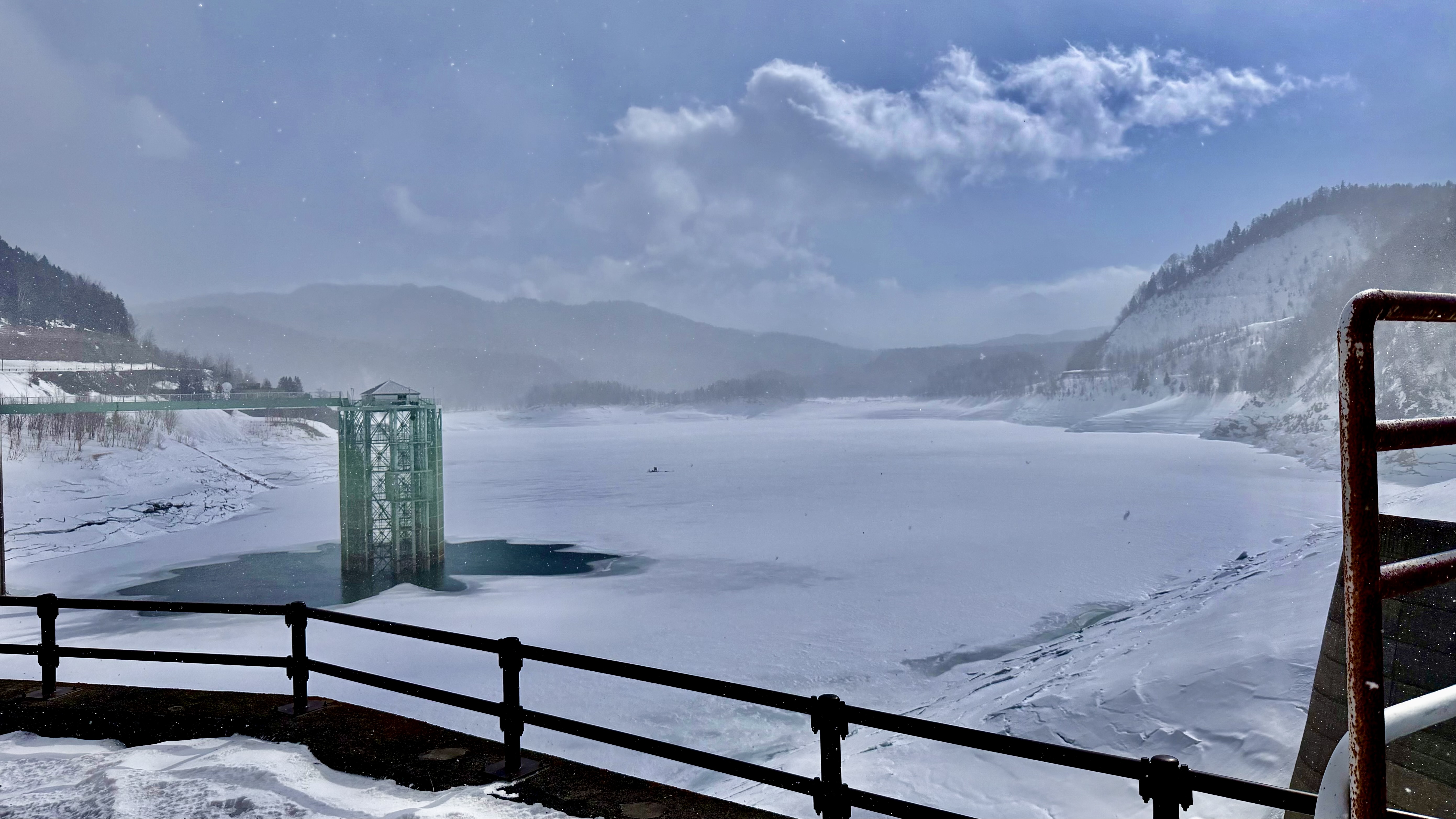 Taisetsu Dam frozen